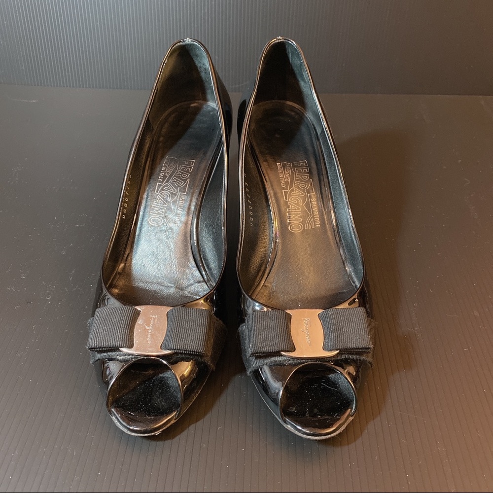 Ferragamo peep toe pump